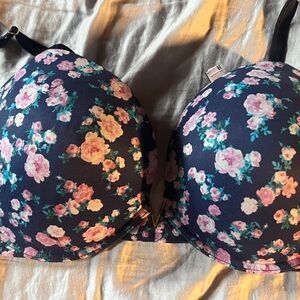 Victoria secret bra 38DDD